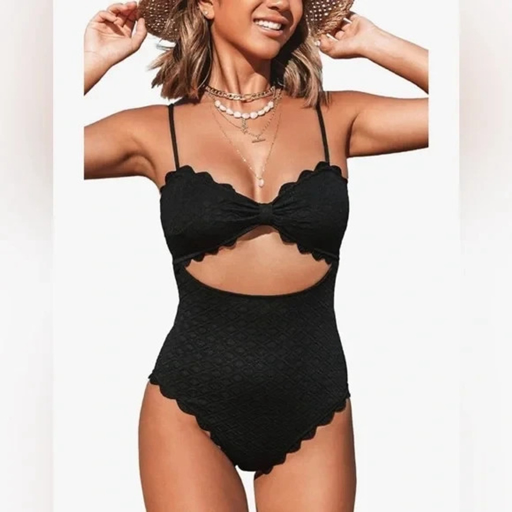 CUPSHE Black Scalloped Trim Cutout One Piece Swimsuit Classic Vintage Inspired M